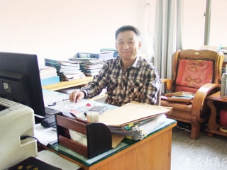 九州·体育(中国)官方网站报道我校五一特辑“快乐工作 幸福生活 劳动者的赞歌”系列报道之一