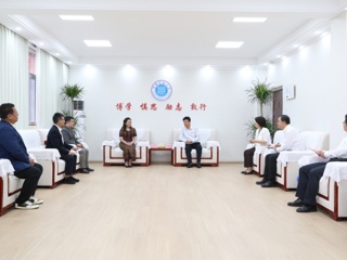 泰国北碧皇家大JIUZHOU SPORTS长陈珍妮一行应邀访问我校